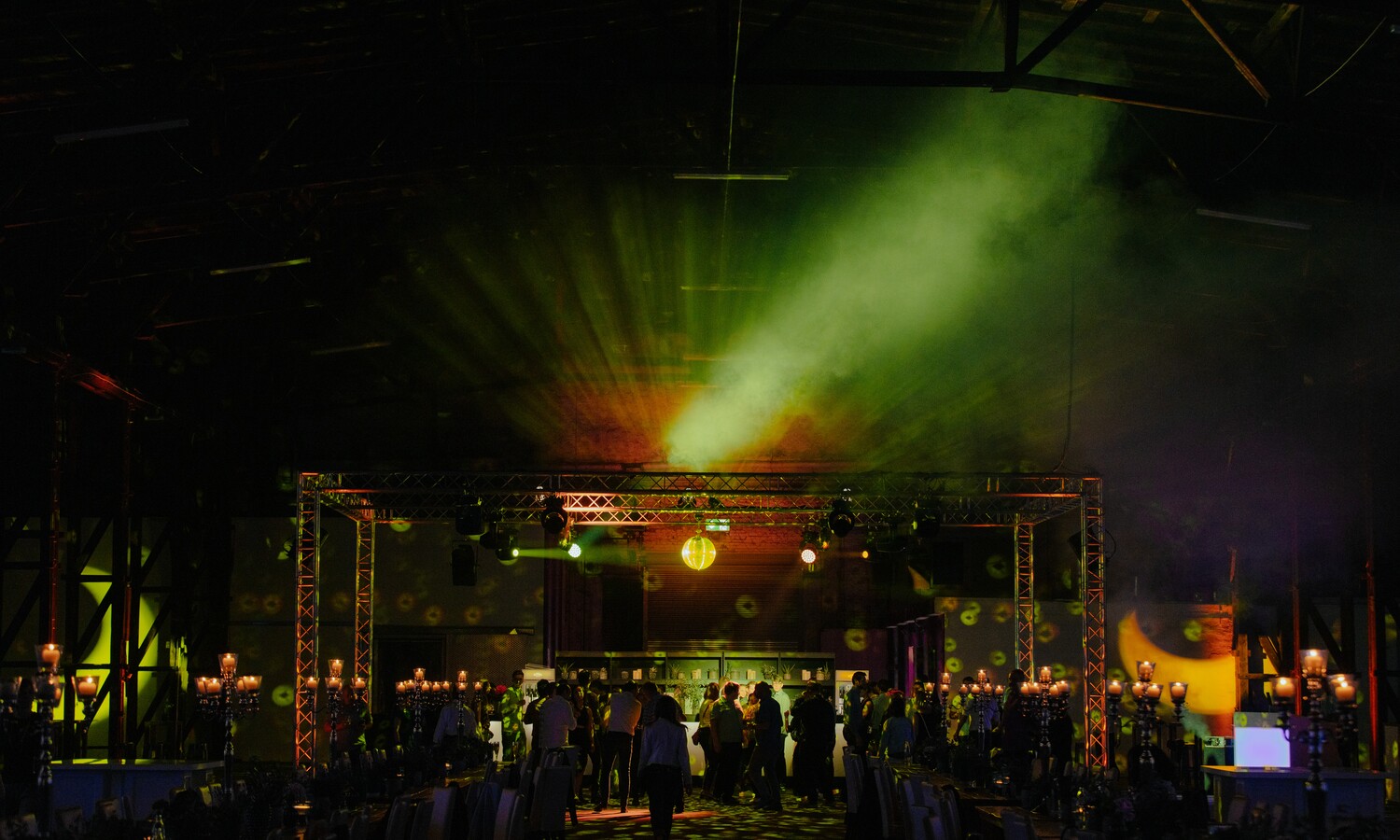 innenbereich mit lichteffekten