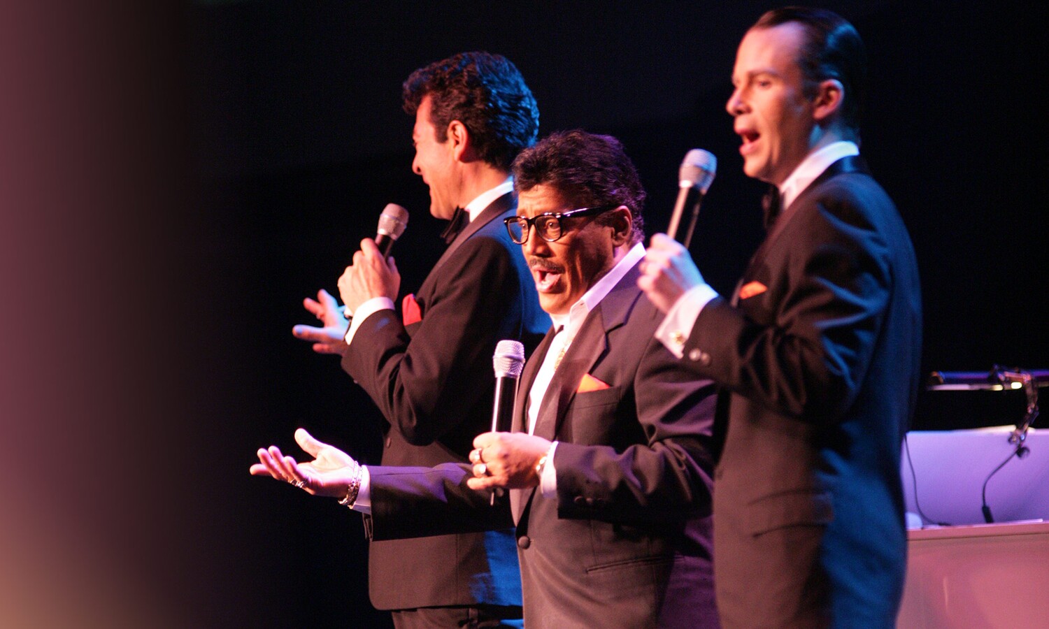 Darsteller der Show "All that Swing" im Estrel Berlin