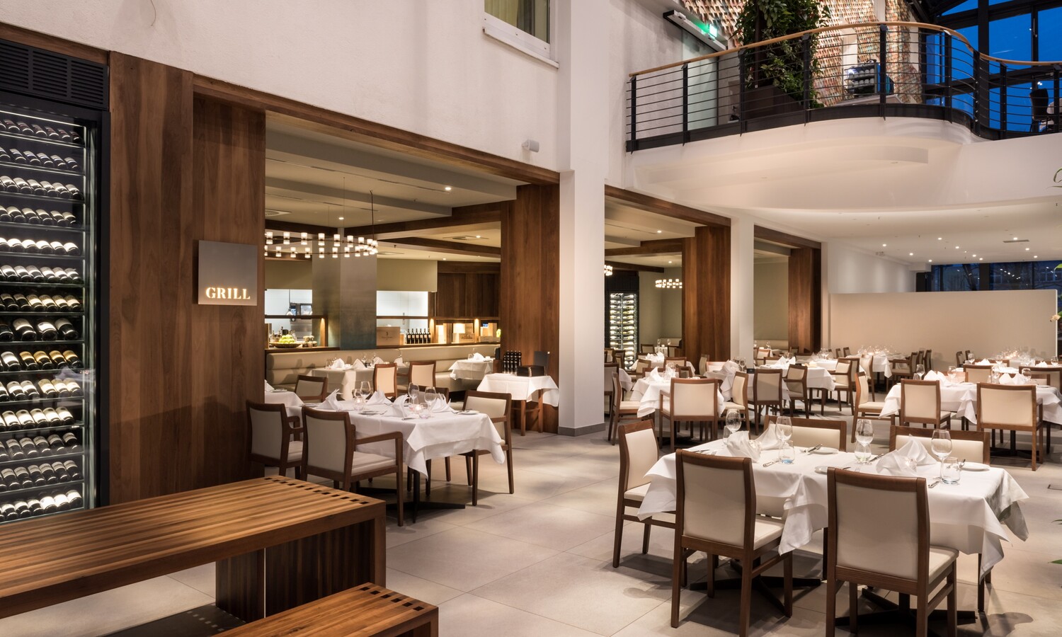 Restaurant Grill mit Sitzmöglichkeiten