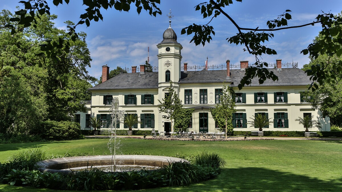 Außenansicht Schloss Britz