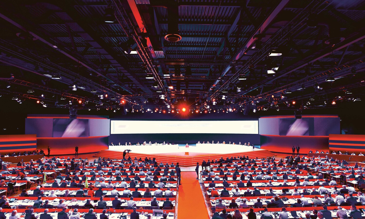 Parlamentarische Bestuhlung in Convention Hall II für DGB Bundeskongress