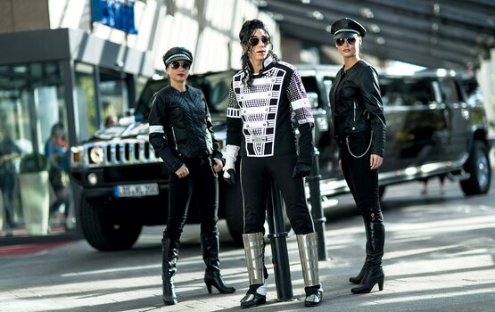 Mit der Limousine direkt zur Show ins Estrel Berlin