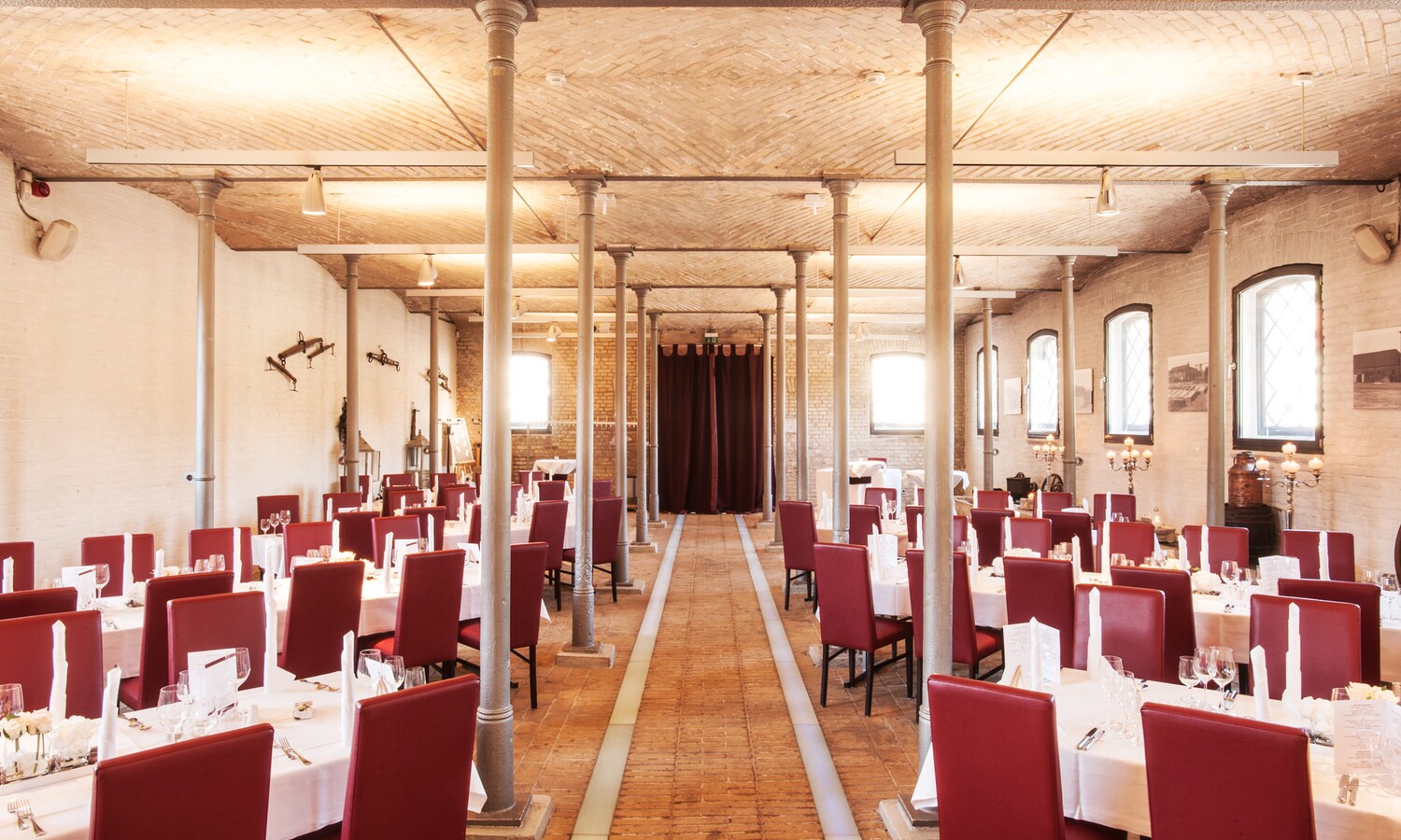 Hochzeitstische im Ochsenstall Schloss Britz