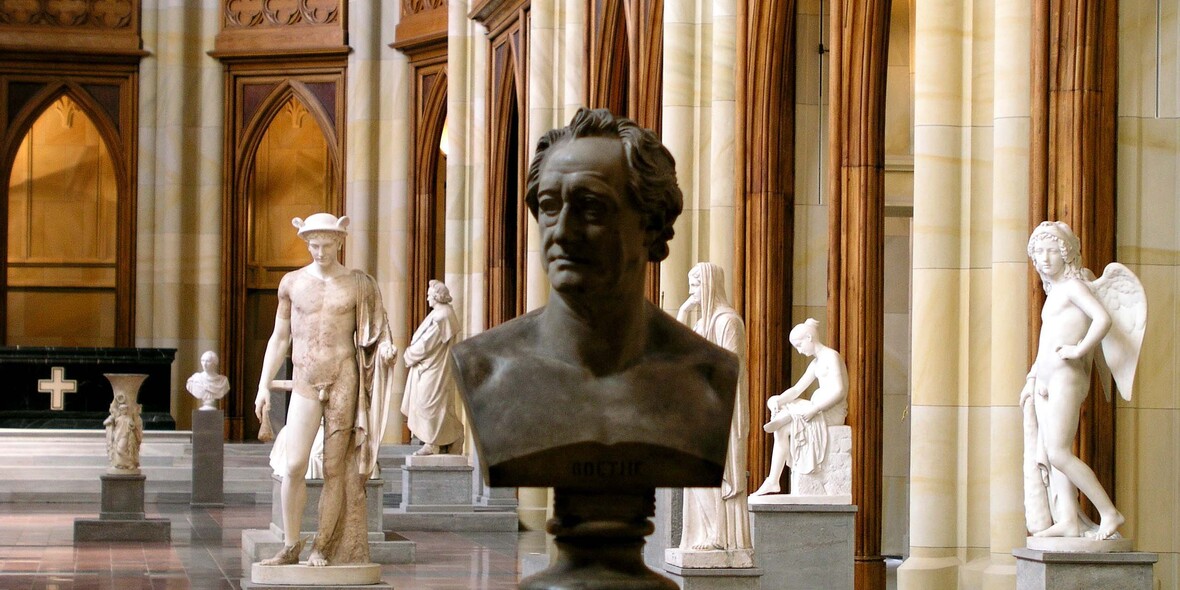 Skulpturenausstellung in der Friedrichswerderschen Kirche